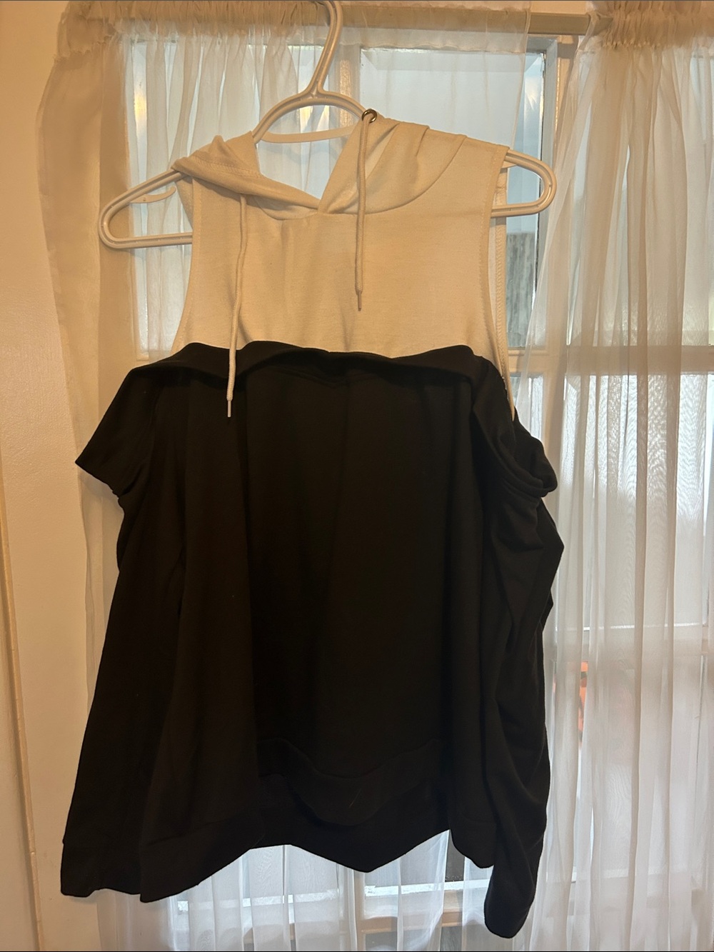Cold shoulder Hooded Colorblock Top - Black & white